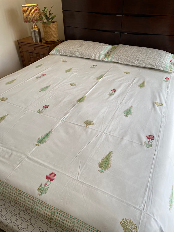Green and White Handblock Printed Bedsheet (300 TC)