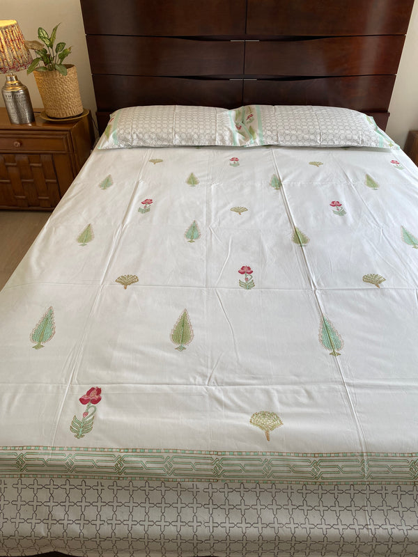 Green and White Handblock Printed Bedsheet (300 TC)