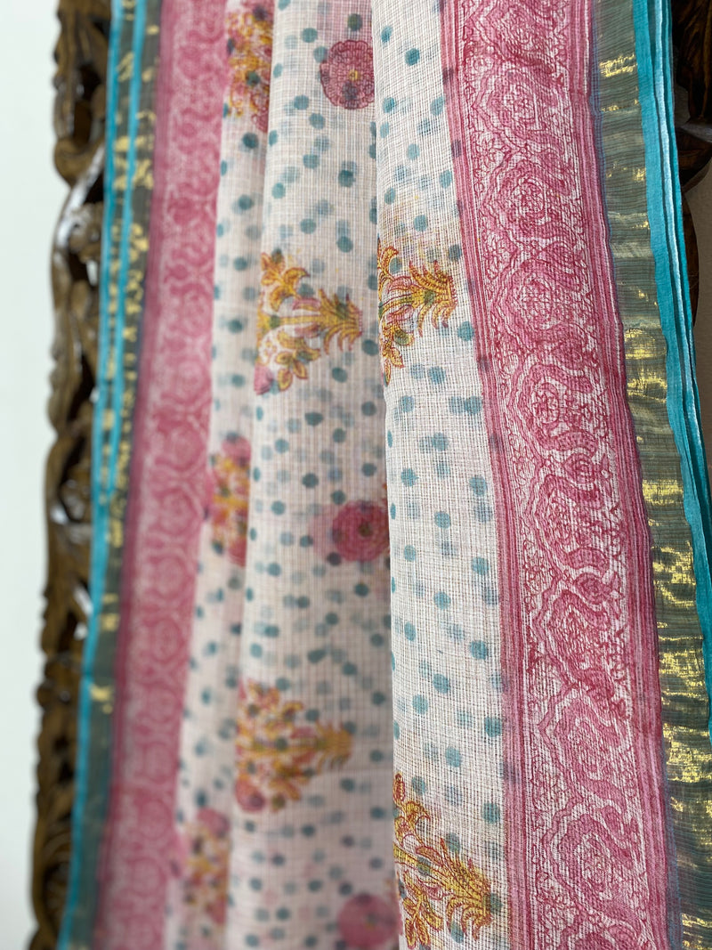 Phool collection- Safed aur Gulaabi Kota Doriya Saree