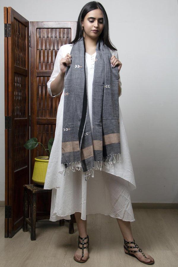 Rang collection-Grey and white Jamdani stole